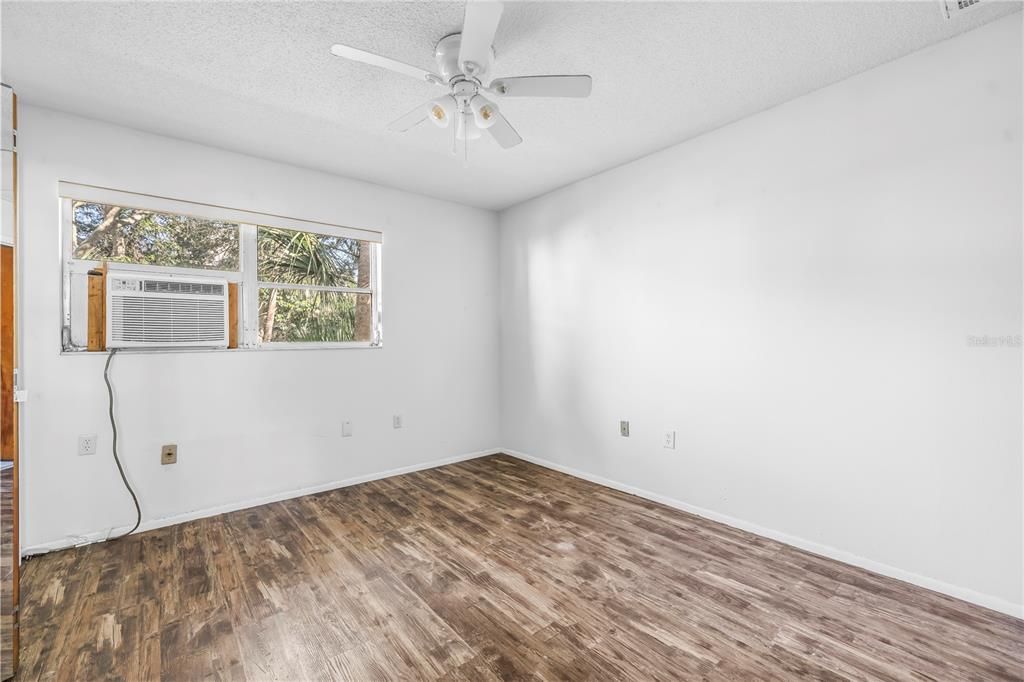 For Sale: $961,000 (5 beds, 0 baths, 2556 Square Feet)