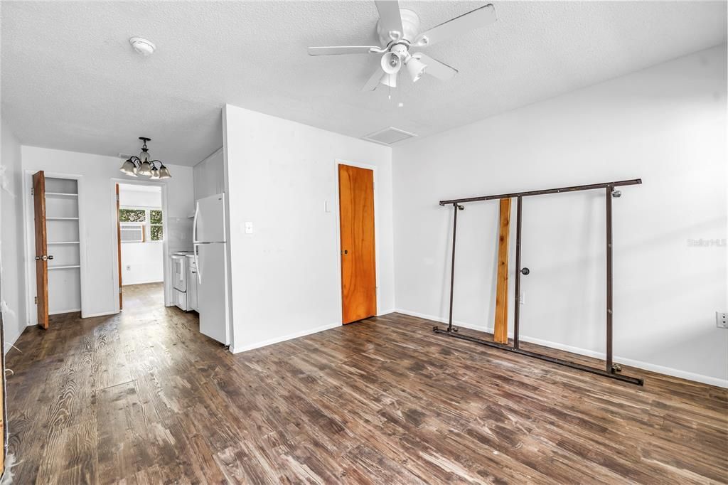 For Sale: $961,000 (5 beds, 0 baths, 2556 Square Feet)