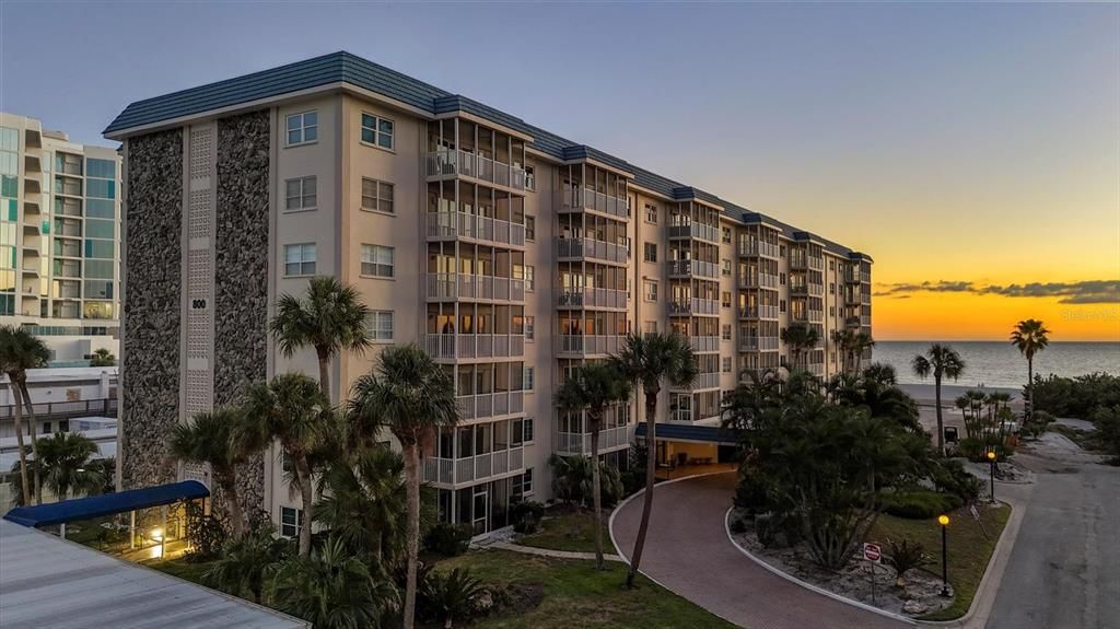 For Sale: $1,000,000 (2 beds, 2 baths, 1150 Square Feet)