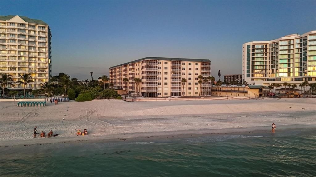 For Sale: $1,000,000 (2 beds, 2 baths, 1150 Square Feet)