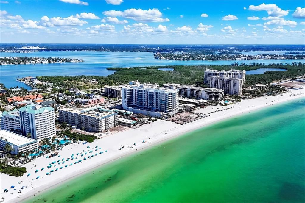 For Sale: $1,000,000 (2 beds, 2 baths, 1150 Square Feet)