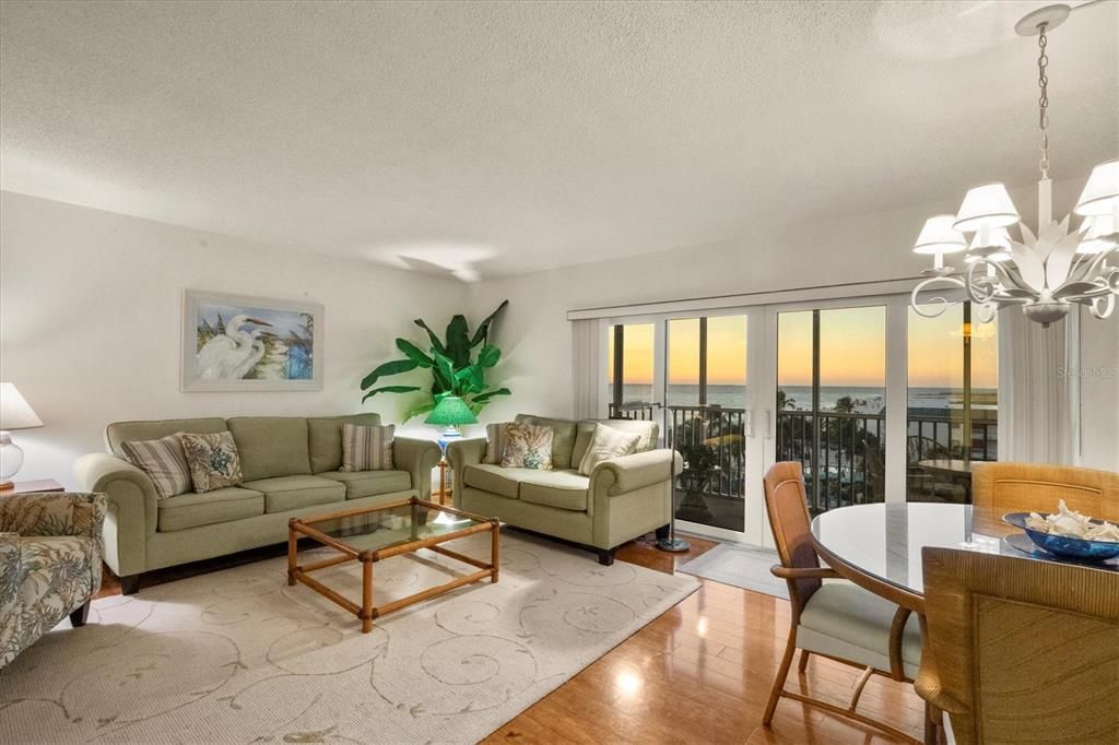 For Sale: $1,000,000 (2 beds, 2 baths, 1150 Square Feet)