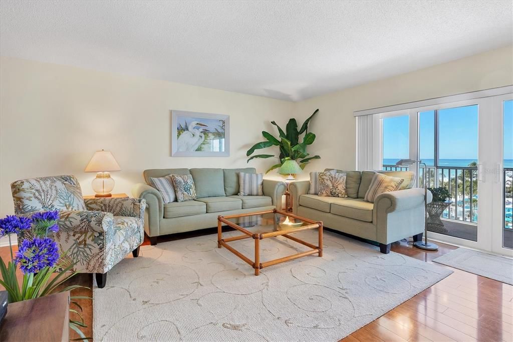 For Sale: $1,000,000 (2 beds, 2 baths, 1150 Square Feet)