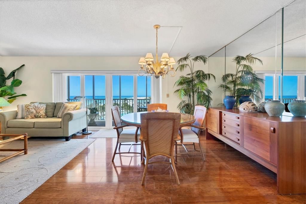 For Sale: $1,000,000 (2 beds, 2 baths, 1150 Square Feet)