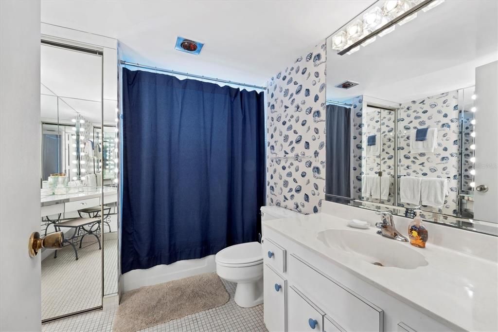 For Sale: $1,000,000 (2 beds, 2 baths, 1150 Square Feet)