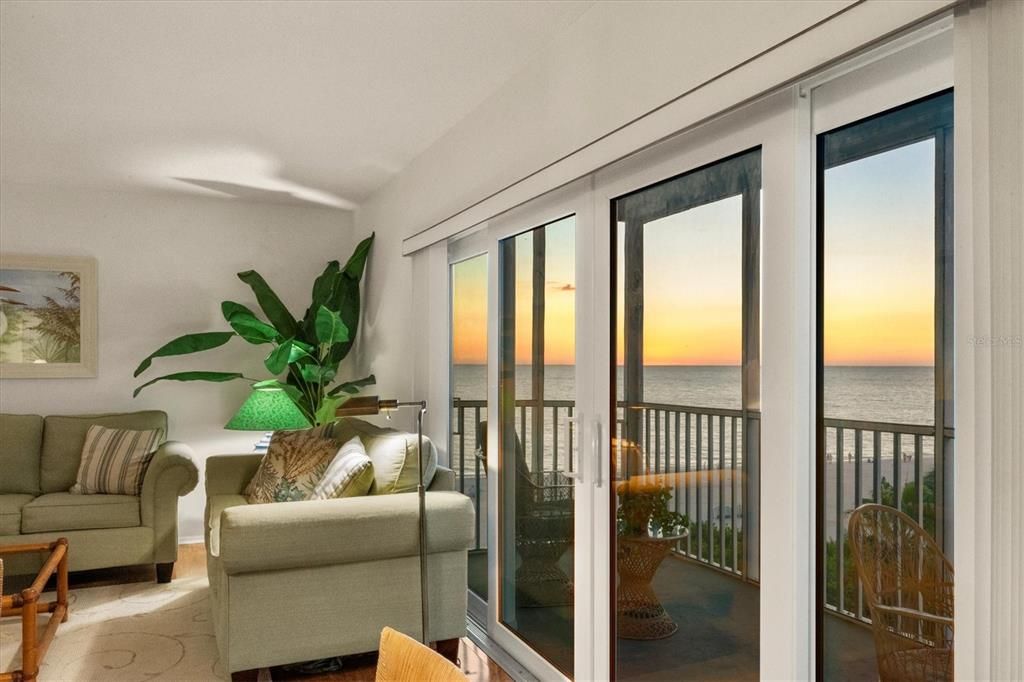 For Sale: $1,000,000 (2 beds, 2 baths, 1150 Square Feet)