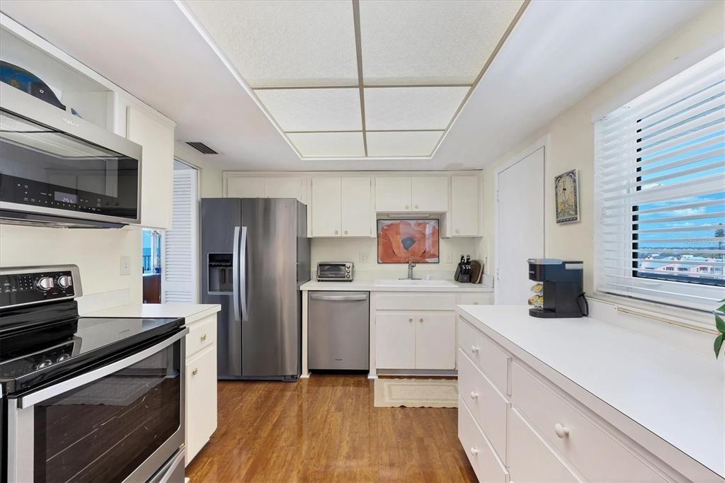 For Sale: $1,000,000 (2 beds, 2 baths, 1150 Square Feet)