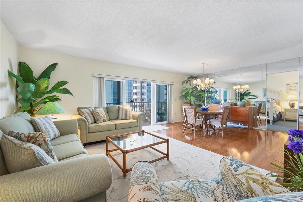 For Sale: $1,000,000 (2 beds, 2 baths, 1150 Square Feet)