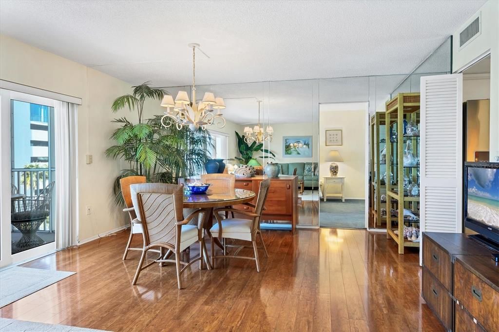 For Sale: $1,000,000 (2 beds, 2 baths, 1150 Square Feet)