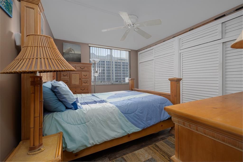 待售: $209,000 (1 贝兹, 1 浴室, 796 平方英尺)