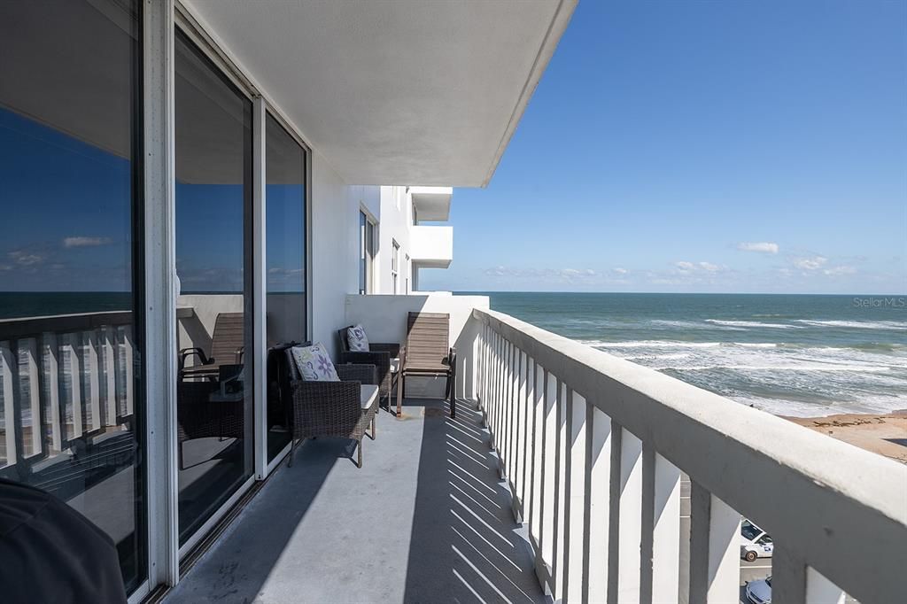 待售: $209,000 (1 贝兹, 1 浴室, 796 平方英尺)