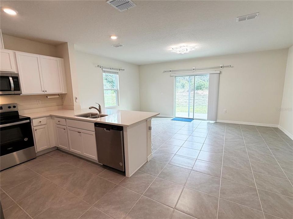 待售: $259,900 (3 贝兹, 2 浴室, 1463 平方英尺)