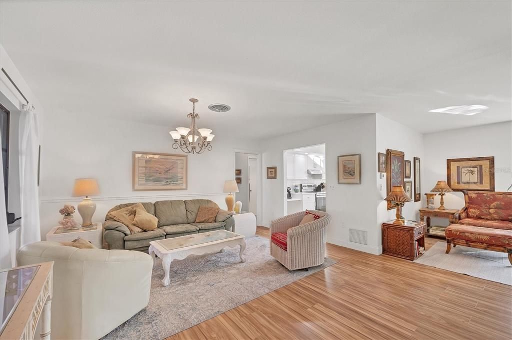 For Sale: $378,000 (3 beds, 2 baths, 1665 Square Feet)