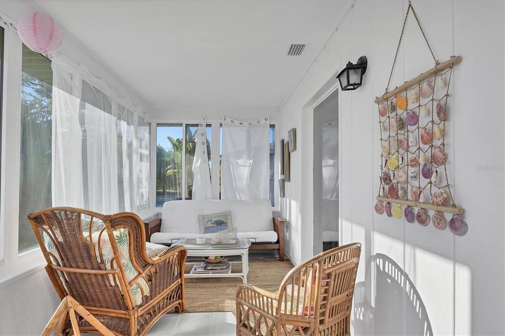 For Sale: $378,000 (3 beds, 2 baths, 1665 Square Feet)