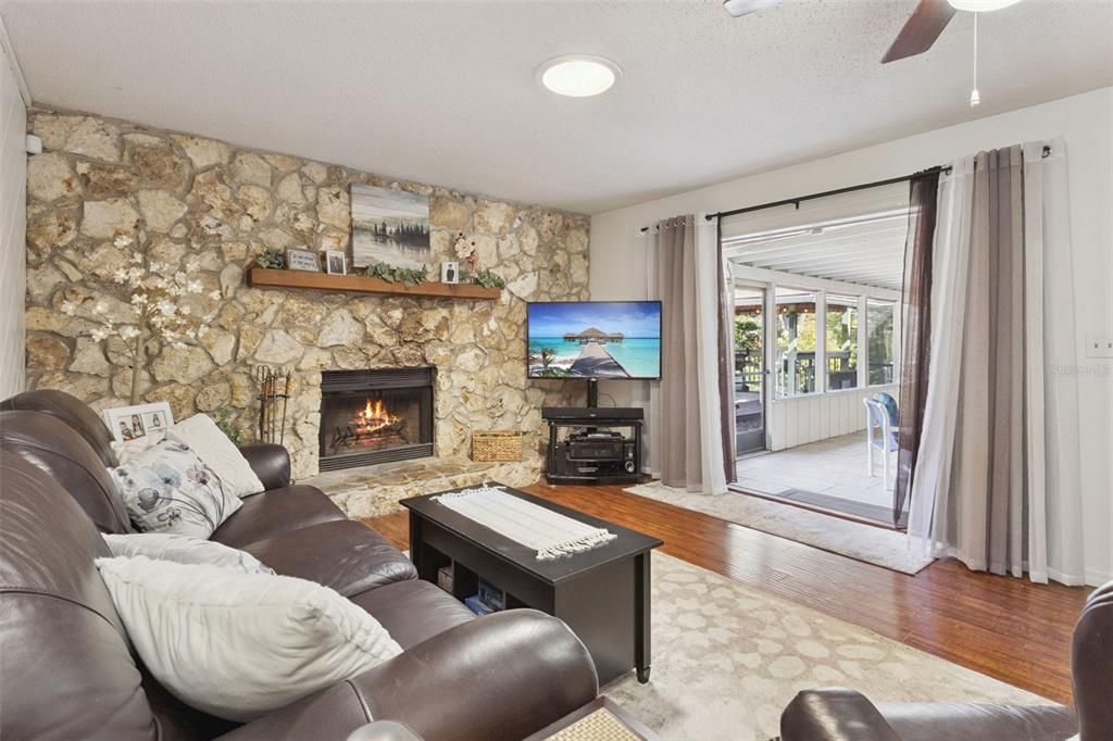 For Sale: $483,000 (3 beds, 2 baths, 1798 Square Feet)