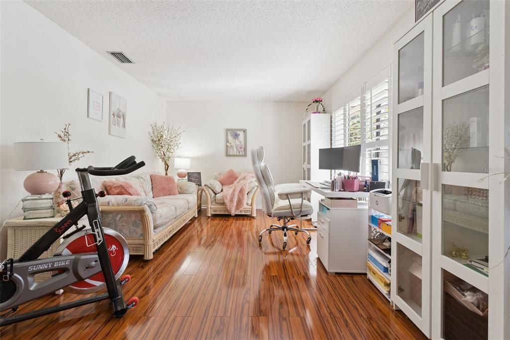 For Sale: $483,000 (3 beds, 2 baths, 1798 Square Feet)