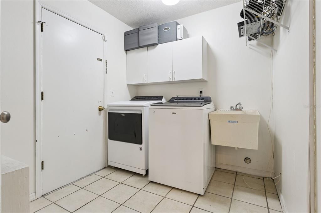 For Sale: $483,000 (3 beds, 2 baths, 1798 Square Feet)