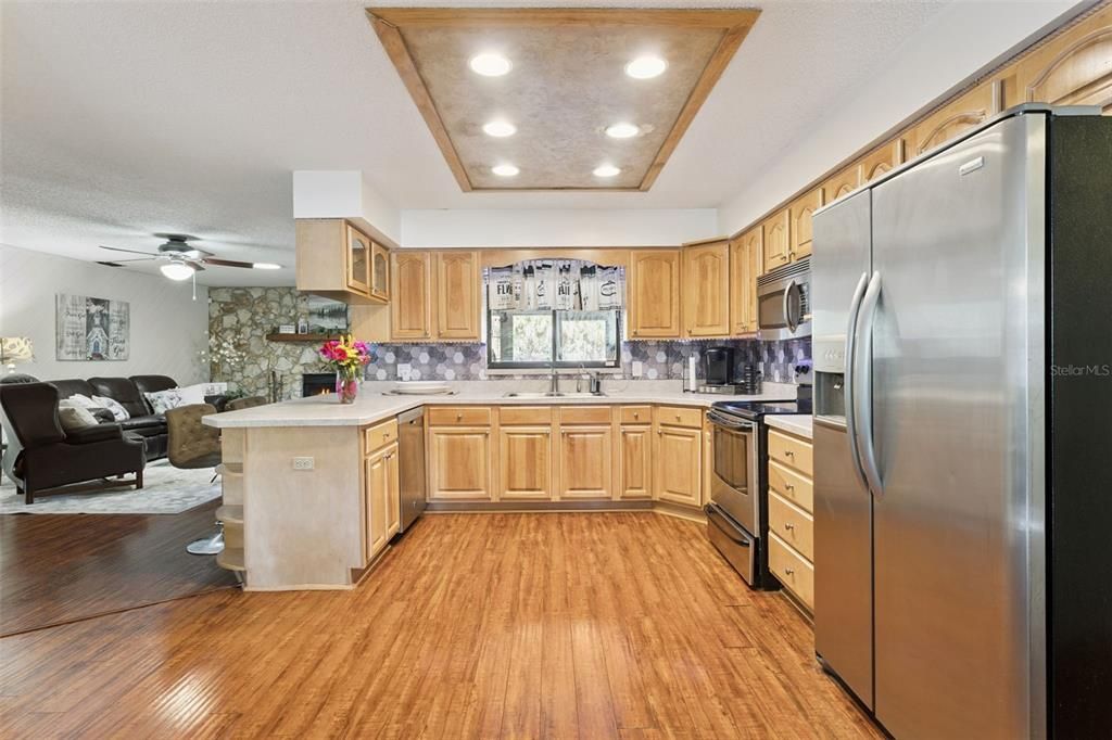 For Sale: $483,000 (3 beds, 2 baths, 1798 Square Feet)