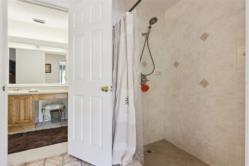 For Sale: $483,000 (3 beds, 2 baths, 1798 Square Feet)