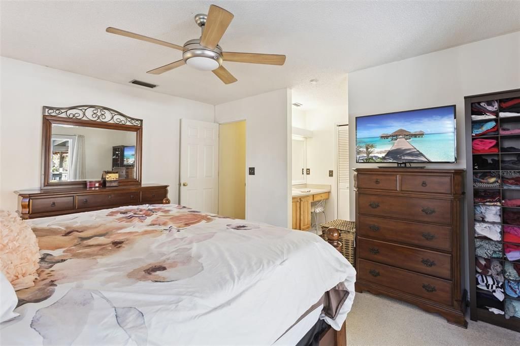 For Sale: $483,000 (3 beds, 2 baths, 1798 Square Feet)