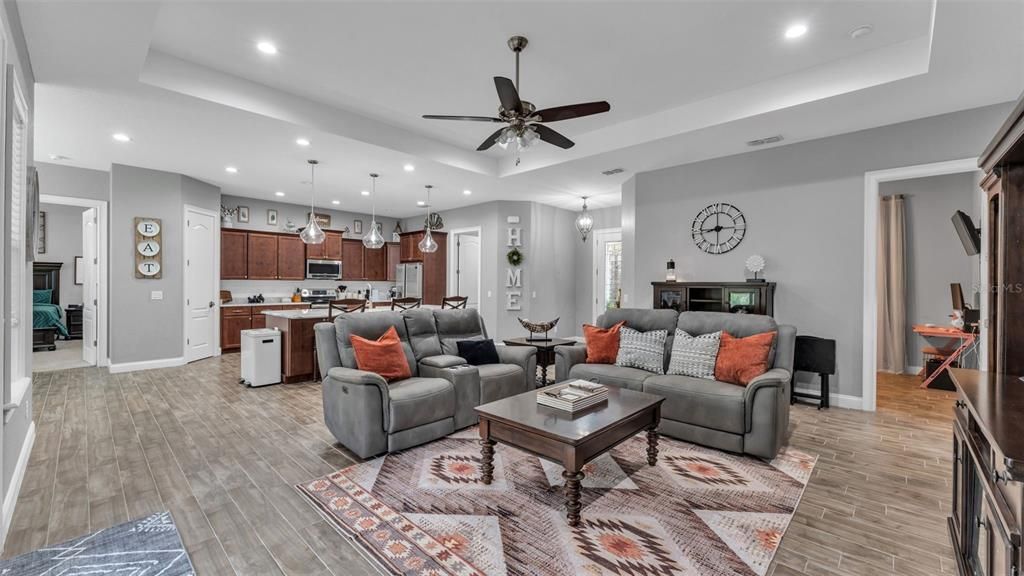 待售: $700,000 (3 贝兹, 2 浴室, 2091 平方英尺)