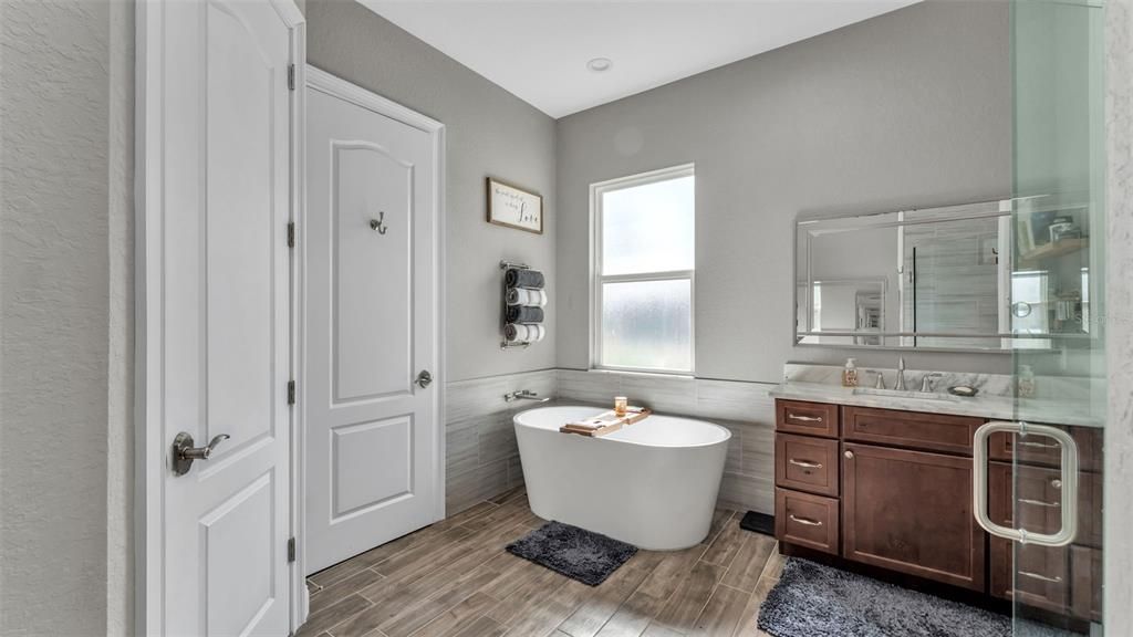 待售: $700,000 (3 贝兹, 2 浴室, 2091 平方英尺)