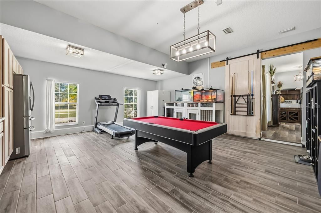 For Sale: $925,000 (5 beds, 5 baths, 4546 Square Feet)