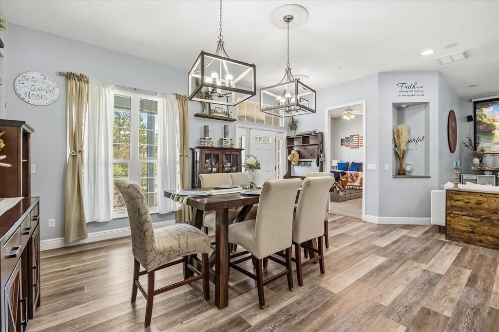 For Sale: $925,000 (5 beds, 5 baths, 4546 Square Feet)