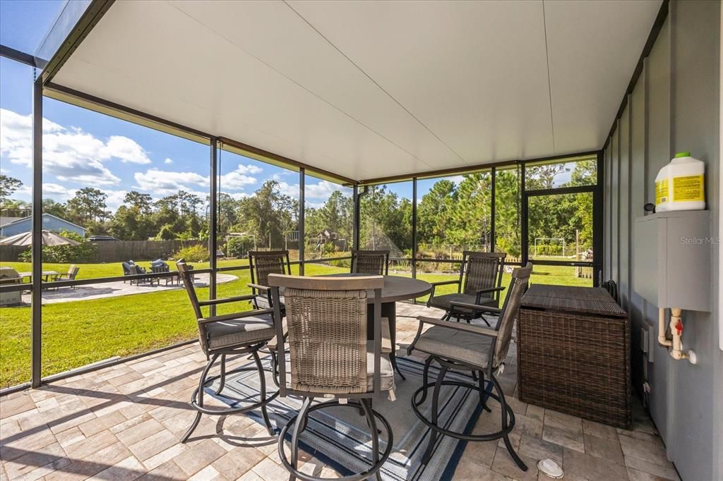 For Sale: $925,000 (5 beds, 5 baths, 4546 Square Feet)