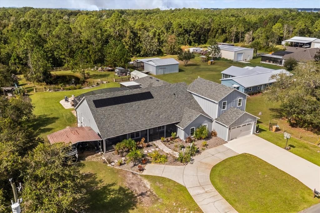 For Sale: $925,000 (5 beds, 5 baths, 4546 Square Feet)