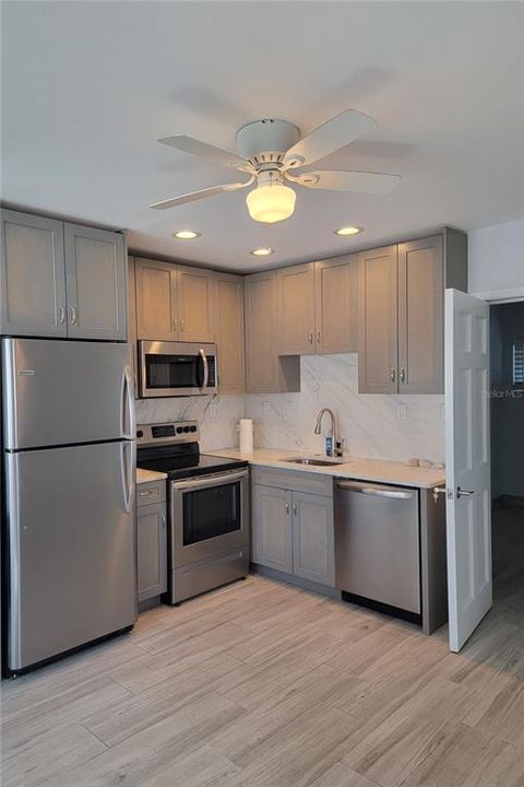 Activo con contrato: $1,950 (1 camas, 1 baños, 326 Pies cuadrados)