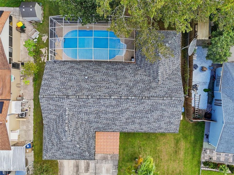 Activo con contrato: $385,000 (4 camas, 2 baños, 1775 Pies cuadrados)