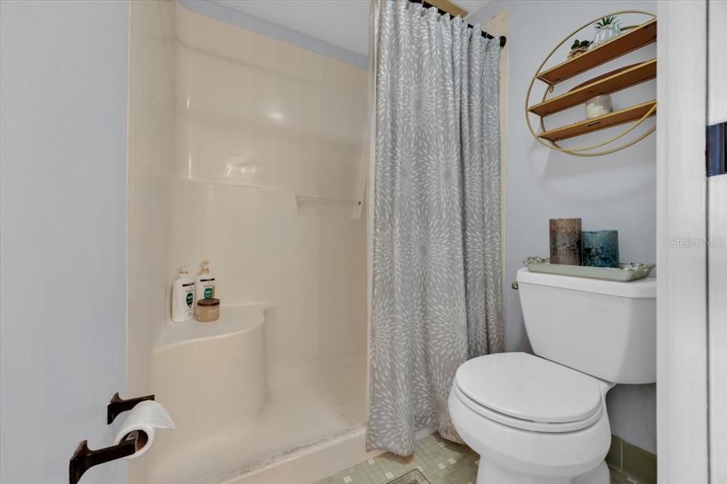 待售: $209,000 (2 贝兹, 2 浴室, 1065 平方英尺)