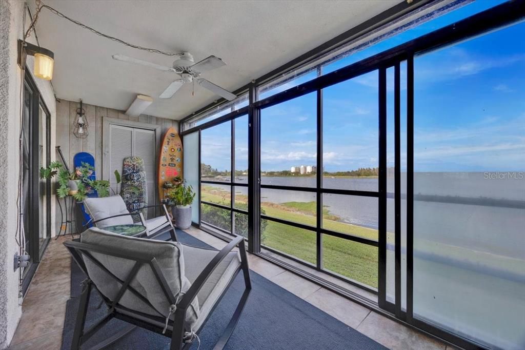 待售: $209,000 (2 贝兹, 2 浴室, 1065 平方英尺)