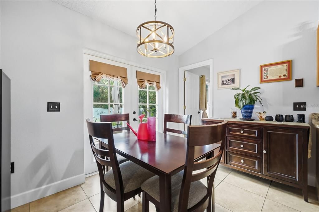 For Sale: $339,000 (4 beds, 2 baths, 1702 Square Feet)