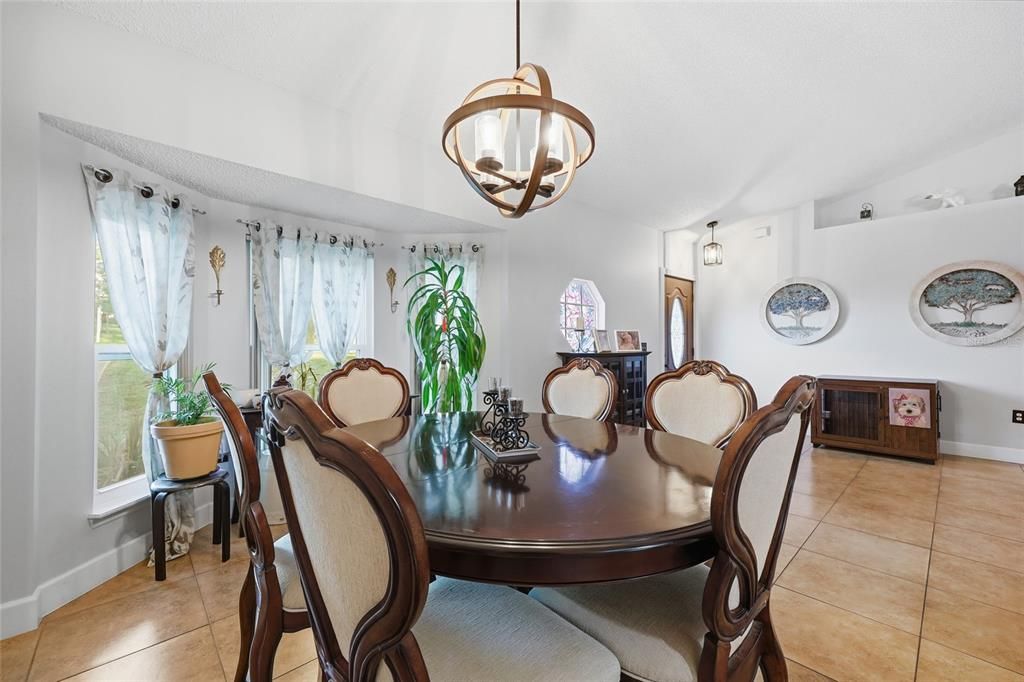 For Sale: $339,000 (4 beds, 2 baths, 1702 Square Feet)