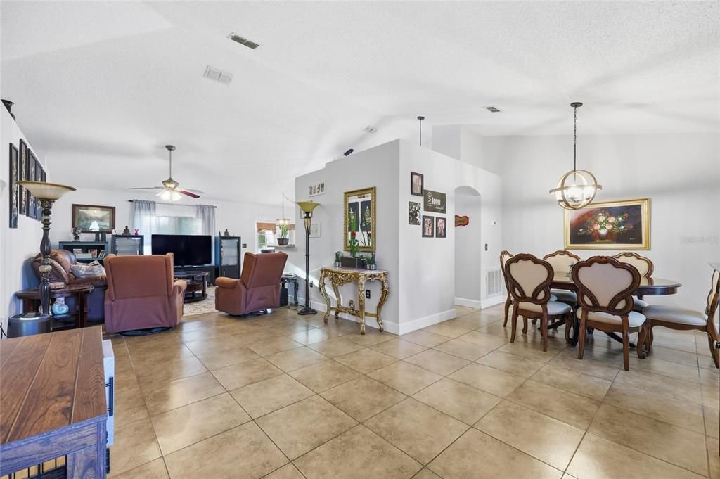 For Sale: $339,000 (4 beds, 2 baths, 1702 Square Feet)