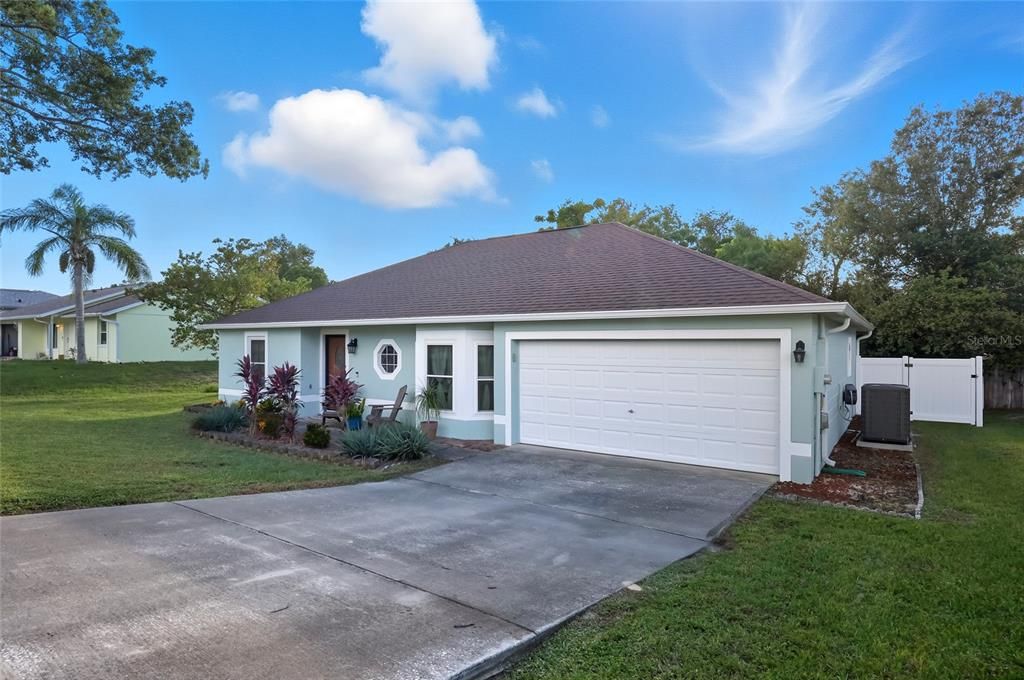 For Sale: $339,000 (4 beds, 2 baths, 1702 Square Feet)