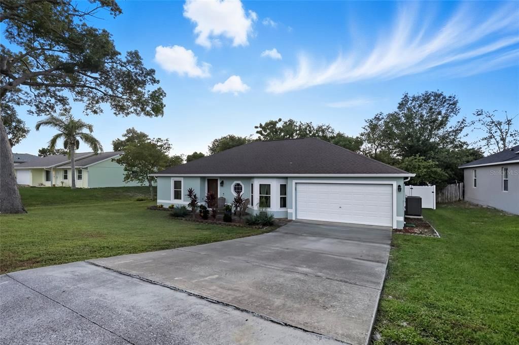 For Sale: $339,000 (4 beds, 2 baths, 1702 Square Feet)