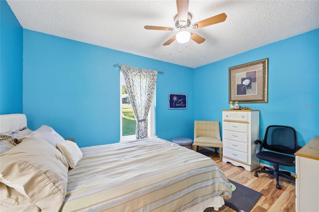 For Sale: $339,000 (4 beds, 2 baths, 1702 Square Feet)