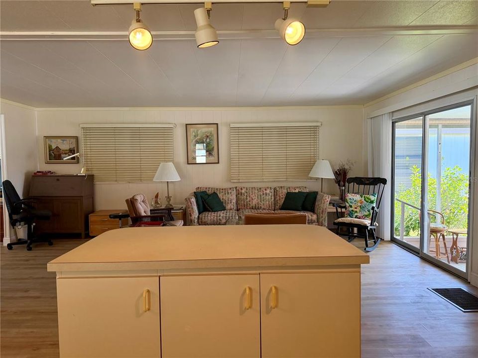 待售: $50,000 (2 贝兹, 2 浴室, 860 平方英尺)