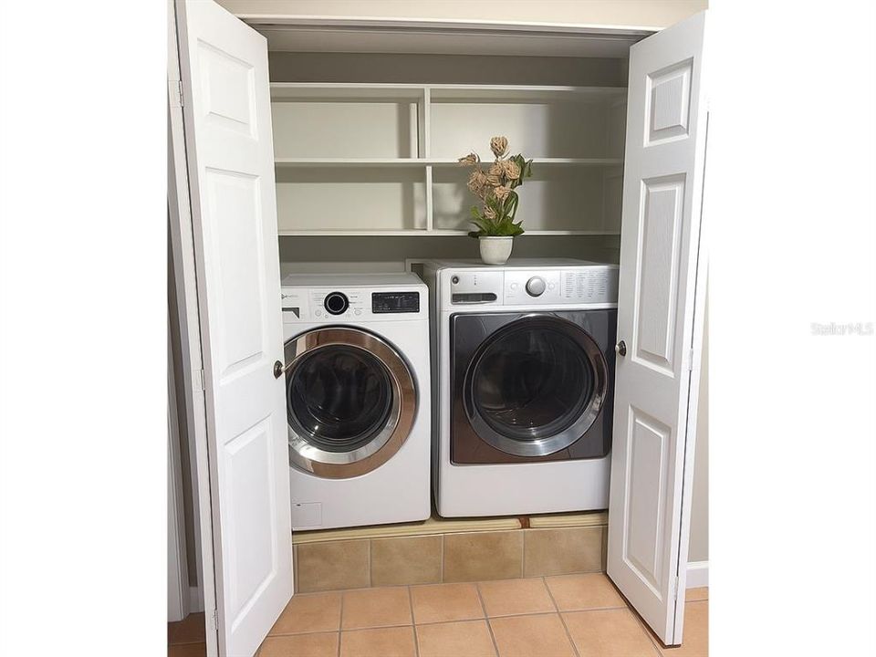 For Rent: $2,500 (5 beds, 3 baths, 1614 Square Feet)