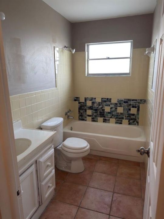 For Rent: $2,500 (5 beds, 3 baths, 1614 Square Feet)