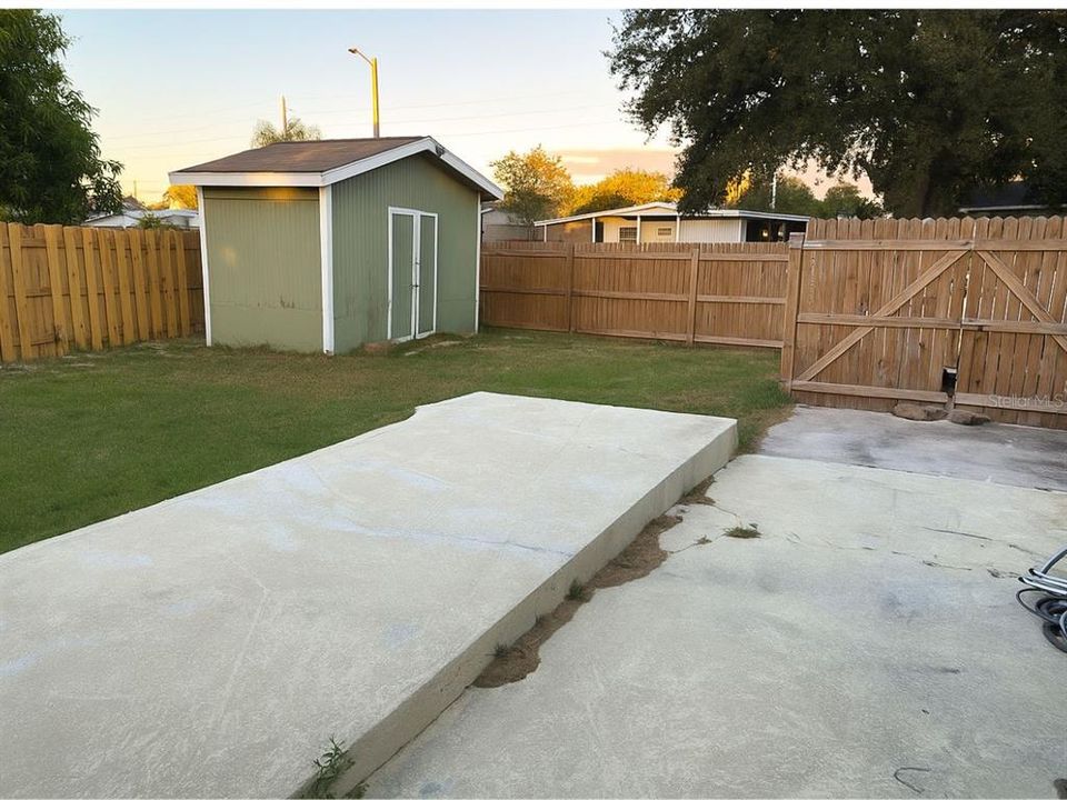 For Rent: $2,500 (5 beds, 3 baths, 1614 Square Feet)