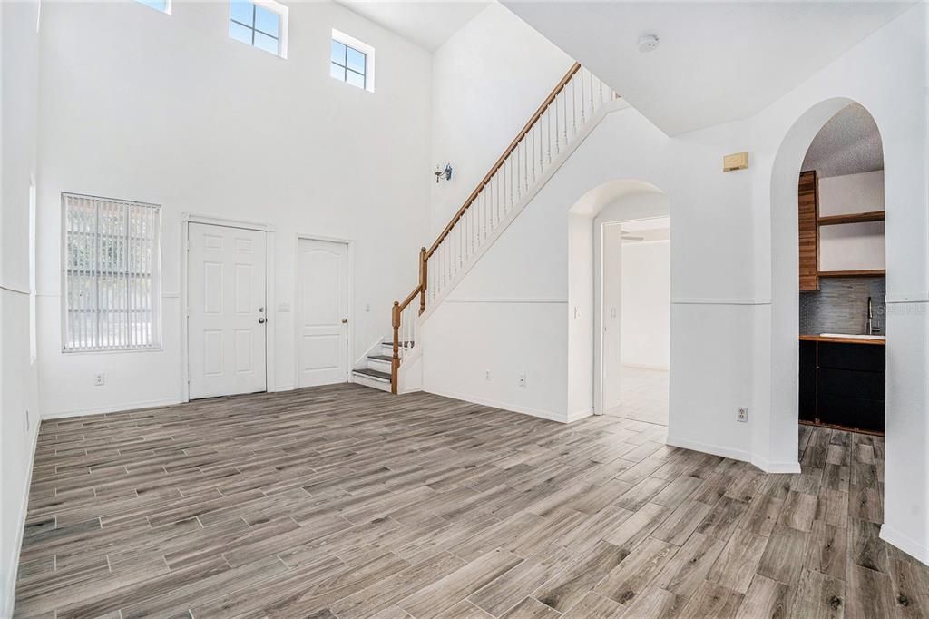 For Sale: $349,999 (4 beds, 2 baths, 1502 Square Feet)