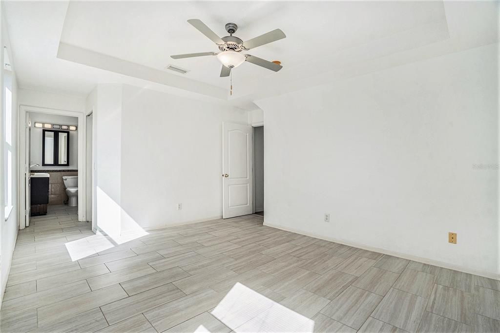 For Sale: $349,999 (4 beds, 2 baths, 1502 Square Feet)