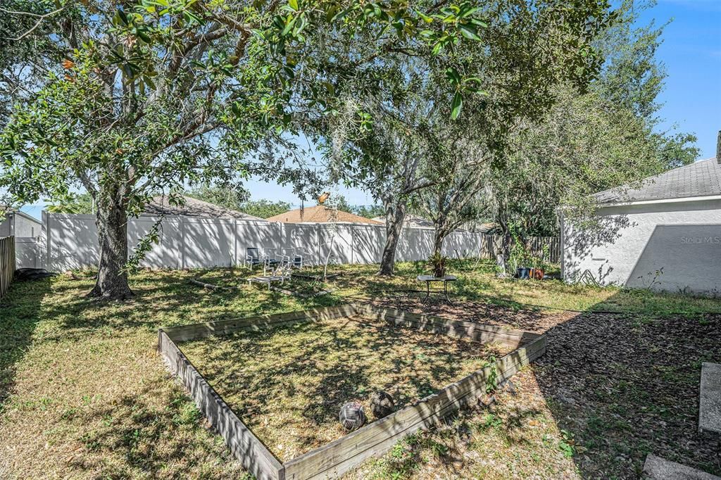 For Sale: $349,999 (4 beds, 2 baths, 1502 Square Feet)