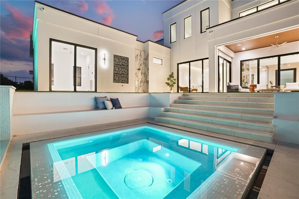 For Sale: $5,499,999 (6 beds, 6 baths, 6816 Square Feet)