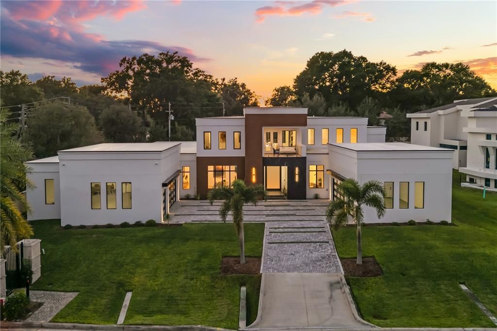 For Sale: $5,499,999 (6 beds, 6 baths, 6816 Square Feet)