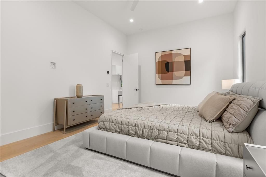 For Sale: $5,499,999 (6 beds, 6 baths, 6816 Square Feet)